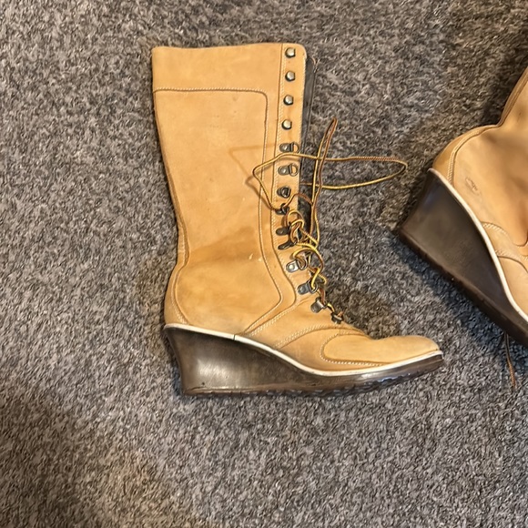 Size 9 timberland wedge boots rare to find - Picture 5 of 5